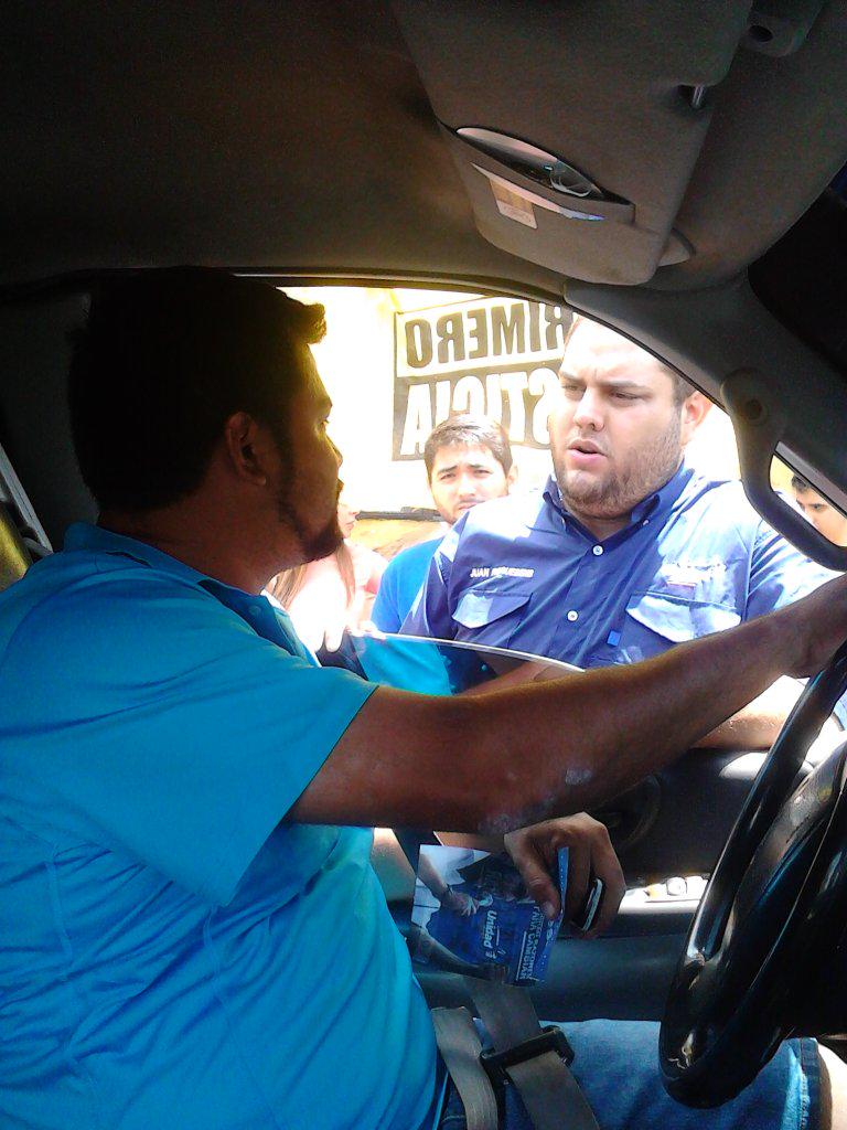 JuanRequesens's tweet photo. Nuestra gente sabe que el culpable de los problemas es Nicolás Maduro por eso quieren #Cambio #AltosDeParamillo http://t.co/OlOW5N3Bpx