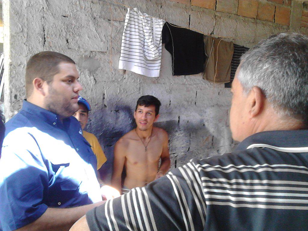 JuanRequesens's tweet photo. Nuestra gente sabe que el culpable de los problemas es Nicolás Maduro por eso quieren #Cambio #AltosDeParamillo http://t.co/OlOW5N3Bpx