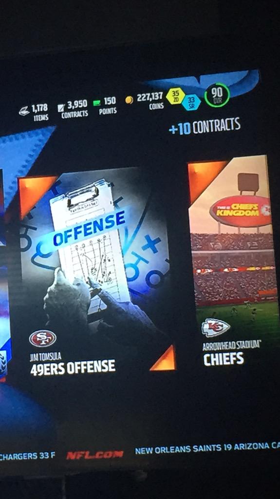 daniel04115013's tweet image. Done with madden 227k giveaway!!!! I'm plying more 2k now winner will win it all follow me and retweet ends tonight