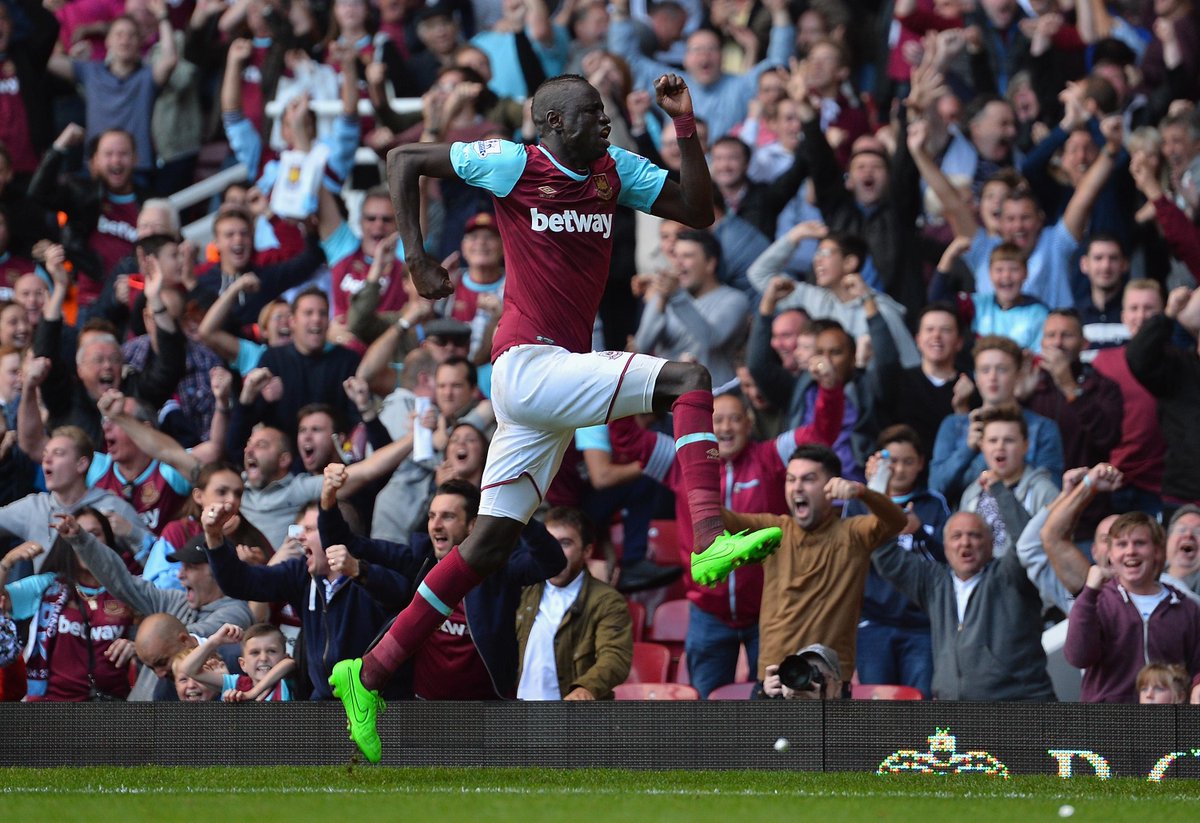 SkySportsRetro's tweet photo. What a day of drama! Was there a goal, offside or display which caught your eye? Tweet us your questions. Use #MNF http://t.co/lUtujxV6rL