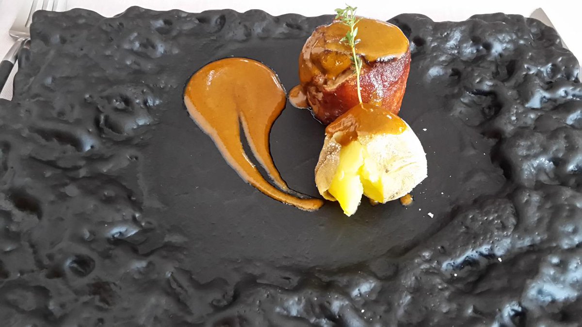 Experiencia estupenda en <a href="/rest_abantal/">abantal restaurante</a>. He disfrutado con la comida como un niño pequeño :)