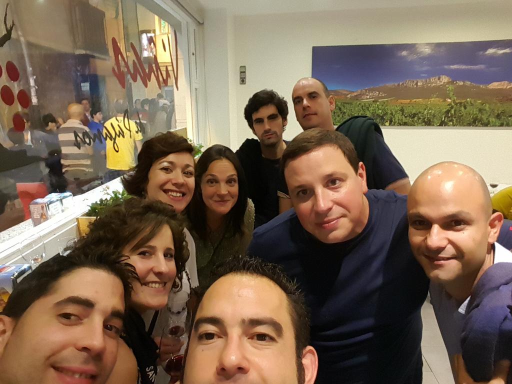 Integrantes del <a href="/ClubDepMonaco/">Club Deport. Mónaco</a> junto a familiares y simpatizantes visitando el <a href="/VPaganos/">viñas de páganos</a> .