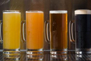 ParkStoneEats's tweet photo. Come cool off at your local #parkstonekitchen with one of our local craft beers #beer #beattheheat http://t.co/jljzYBQrIS