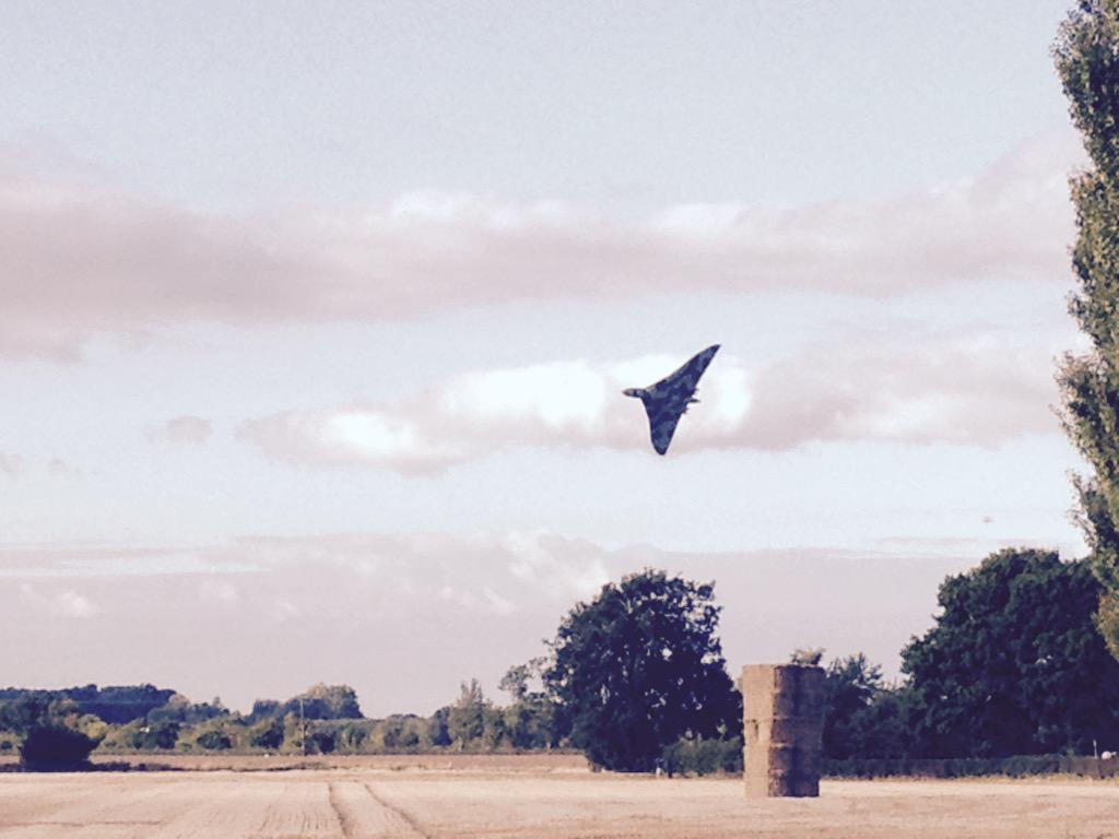 jamespawson1's tweet photo. Last display @XH558 was a pleasure to watch this afternoon @YorksAirShow http://t.co/QwOp0koRm9