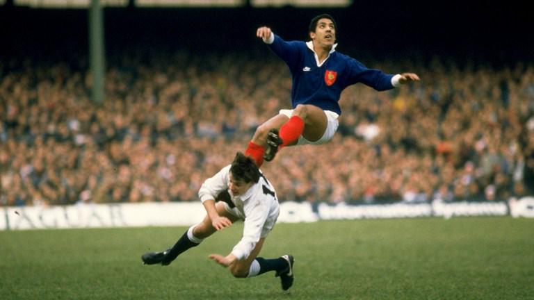 El jugador es Serge 'el Pelé del rugby' Blanco. @rugbycanalplus #MundialPlus