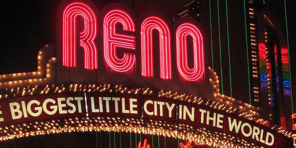 ElenaNW's tweet photo. Back to the Biggest Little City in the World! @renotahoe #RenoTahoe #cmp15 http://t.co/kw8VnrqKvz
