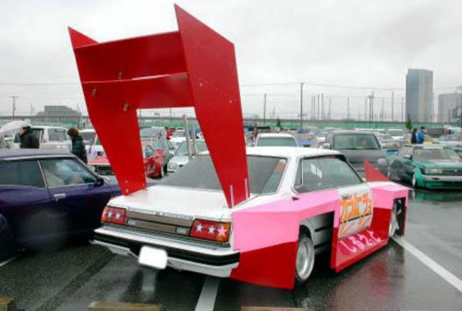 andrewturtle's tweet image. New travel game "Spoiler Alert". Goal to spot most car spoilers. Loser eats "spoiled" item in car. #carspoileralert