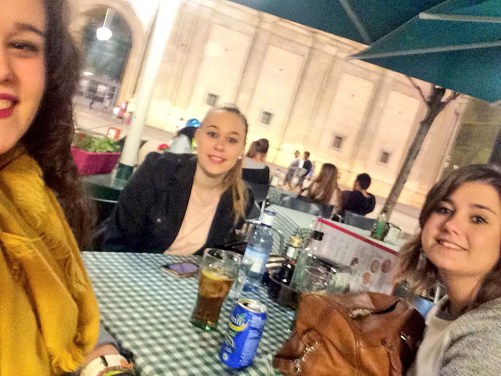 AnaPv20's tweet photo. Cenar con vistas al Pilar😍 http://t.co/lS5w2BI9EM