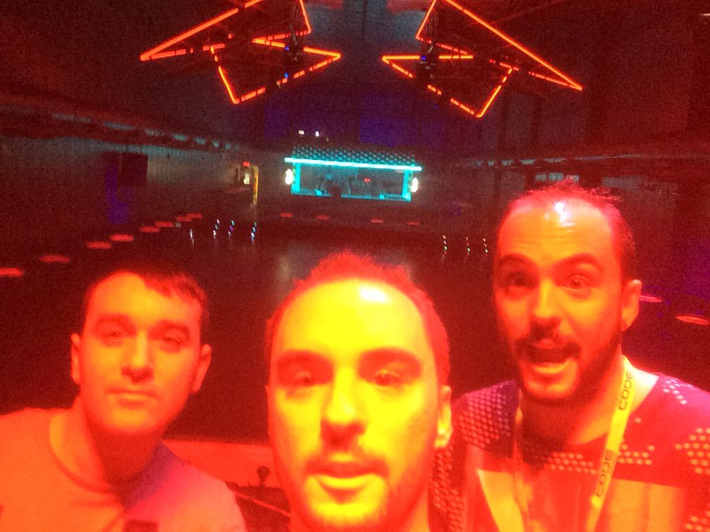 Daniel_Silvstre's tweet photo. LA SATELITE YA ES NUESTRA!!!!.... #Code106 en FABRIK @marcos_silvstre http://t.co/I4CWnNHGPG