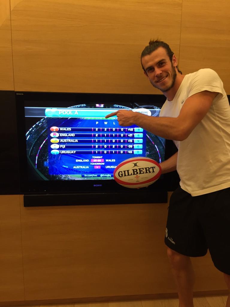 GarethBale11's tweet photo. What a game!! Come on #Wales  🔴🔴🔴 http://t.co/bH9ETVErZE