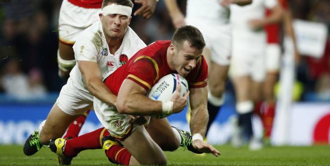 lequipe's tweet photo. 🏉 Coupe du monde: Le pays de Galles crée l'exploit face à l'Angleterre (28-25) http://t.co/RHEZle8cuH http://t.co/QjOfGZfkRe