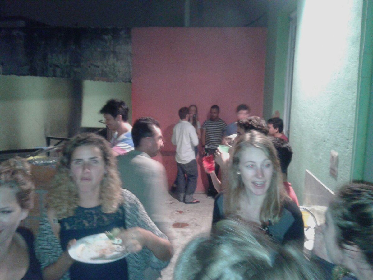 solhuasi's tweet photo. Homemade pizzas! #FunHostels http://t.co/yzpExkHFpj