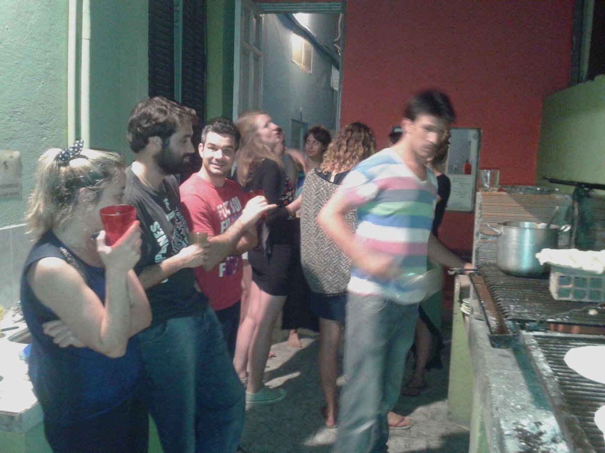solhuasi's tweet photo. Homemade pizzas! #FunHostels http://t.co/yzpExkHFpj