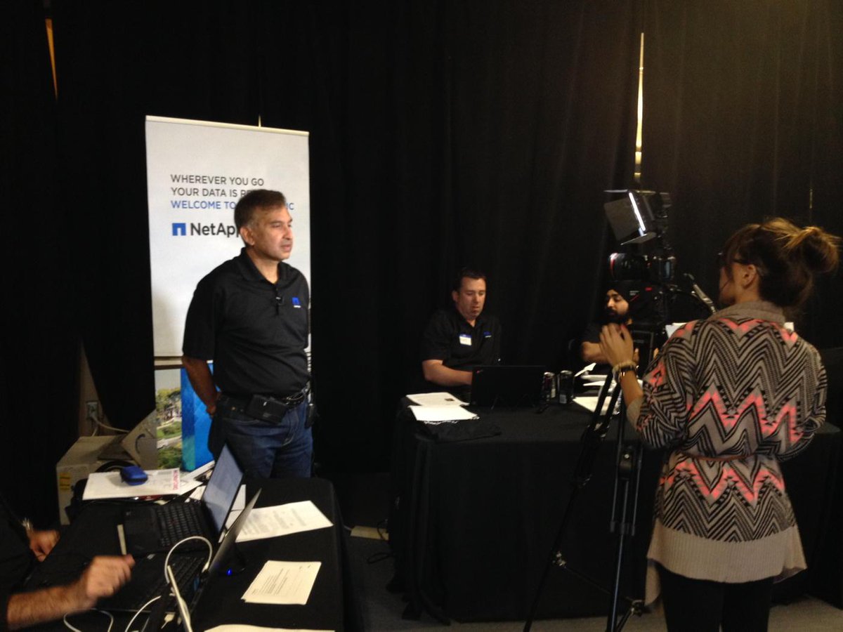 Jeff29B's tweet image. Saleem Mohamed talking about the #NetAppDeveloper at the #Integrate2015 Hackathon