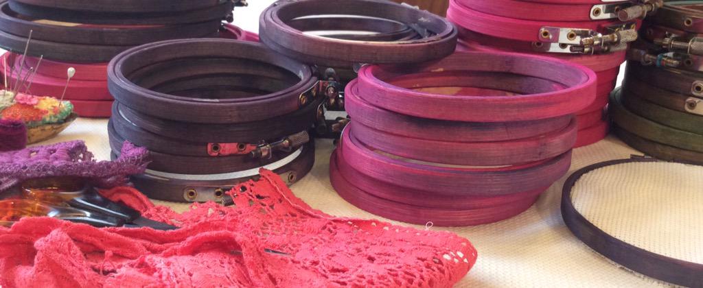 DebbieBryanShop's tweet photo. #speedcraft stitch sampler prep...45hoops ! #handStained.. Next job dye fabrics ..@sewingworldmag @ExperienceNotts http://t.co/b1RaLlBtaz