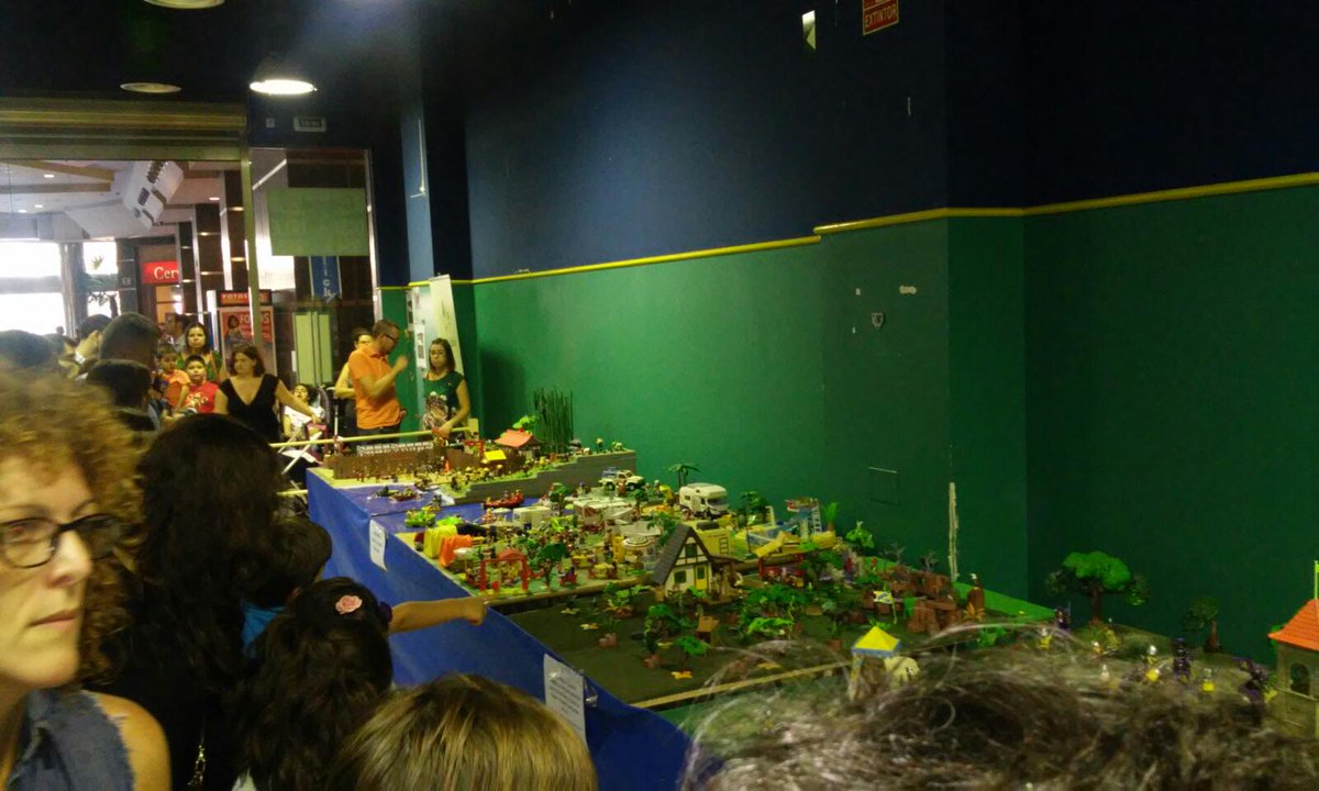 luismiglesias's tweet photo. Tras #ERN15 #Huelva y #OpenCondado... ahora en Jornadas clickeras #playmobil #Sevilla http://t.co/ySrgi2xgR3