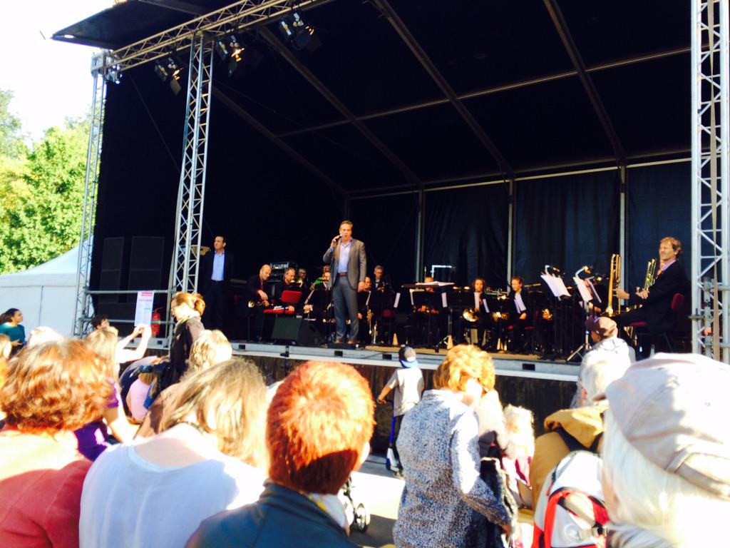 profzevenbergen's tweet photo. Heropening Oosterpark, na 8jr. Mooie tuin voor Amsterdammers! Goed werk van #santenco http://t.co/jIppft3U4a