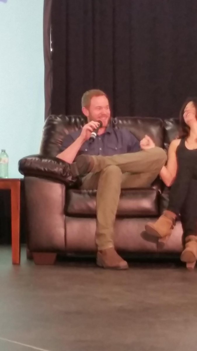Ms_Sisyphus's tweet photo. The ever gracious @AaronRAshmore at #londoncomicon #NOTIceman http://t.co/oNce8mxuxX