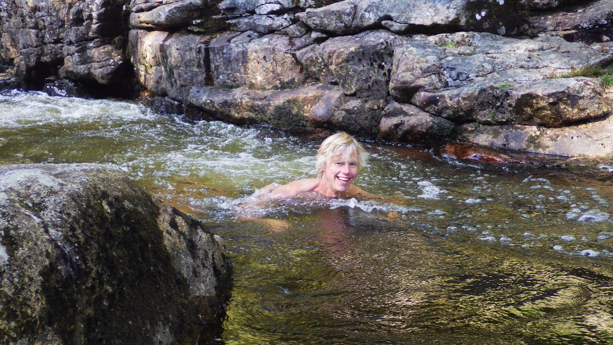 wildwomanswims1's tweet photo. Fab swim, but very nippy indeed. Hurty hands and soup-spilling afterdrop. #wildswim #SharrahPool #RiverDart
#Dartmoor http://t.co/c8gf8xyUhn