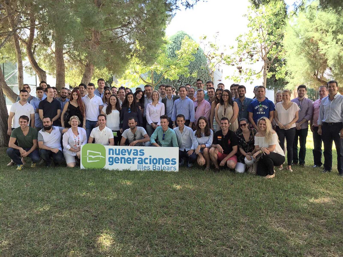 pablocasado_'s tweet photo. En Mallorca con @NNGG_Es recordando que 270.000 jóvenes han encontrado trabajo desde que gobierna el @PPopular http://t.co/M7CgZJXqcU