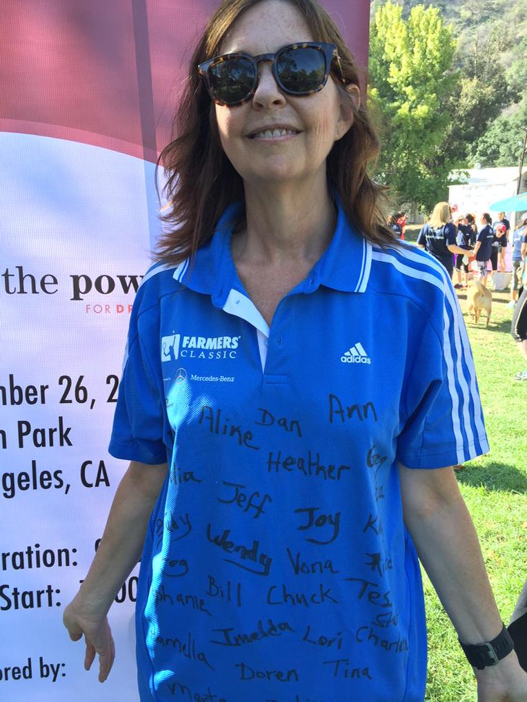 MShermanEsq's tweet photo. Walking with all of my sponsors names on my shirt. @DFSWest #healthdfs @WeAreFarmers -sponsor and team walkers http://t.co/4LnmFHFBcJ
