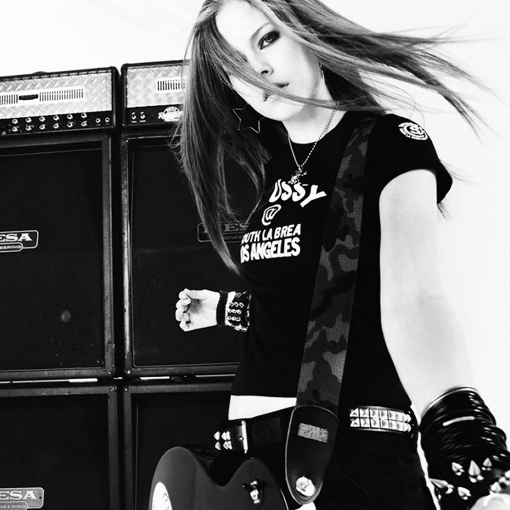 Happy 31 Birthday My Beloved AVRIL LAVIGNE!!!! Stay ROCKS and Forever YOUNG babe!!                 