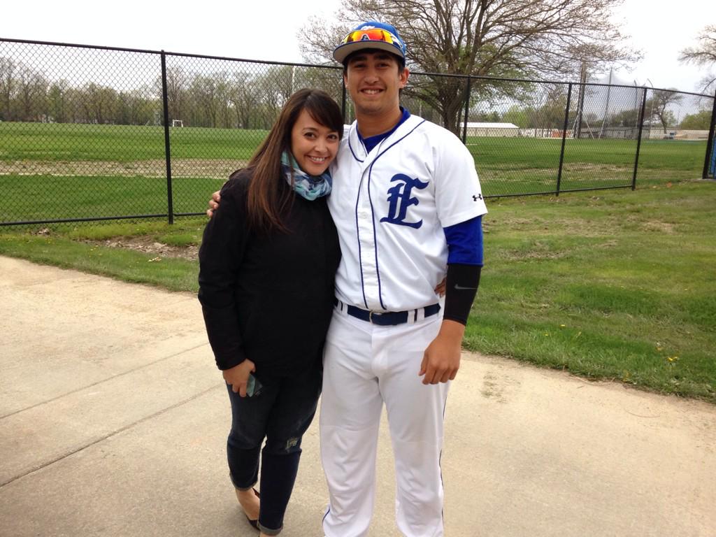 WeberJenn's tweet photo. Happy Birthday @bwent18 !!!!   I love you and wish I could be there to celebrate! http://t.co/gLCv66rB4v
