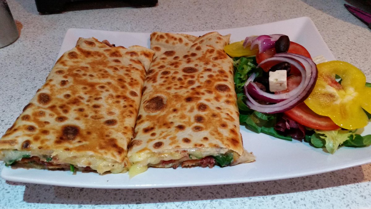 CrepeShake's tweet photo. Savoury crepe #ham #cheese #spinach #greeksalad only at #CrepeAndShake http://t.co/ycmp3lMnPz