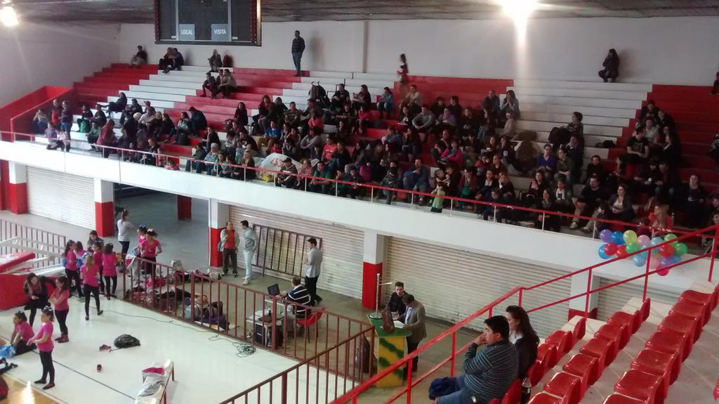 ArgCheerOpen's tweet photo. El público va ocupando sus lugares para dar comienzo al torneo #CheerOpen http://t.co/CpgJPwrdM4