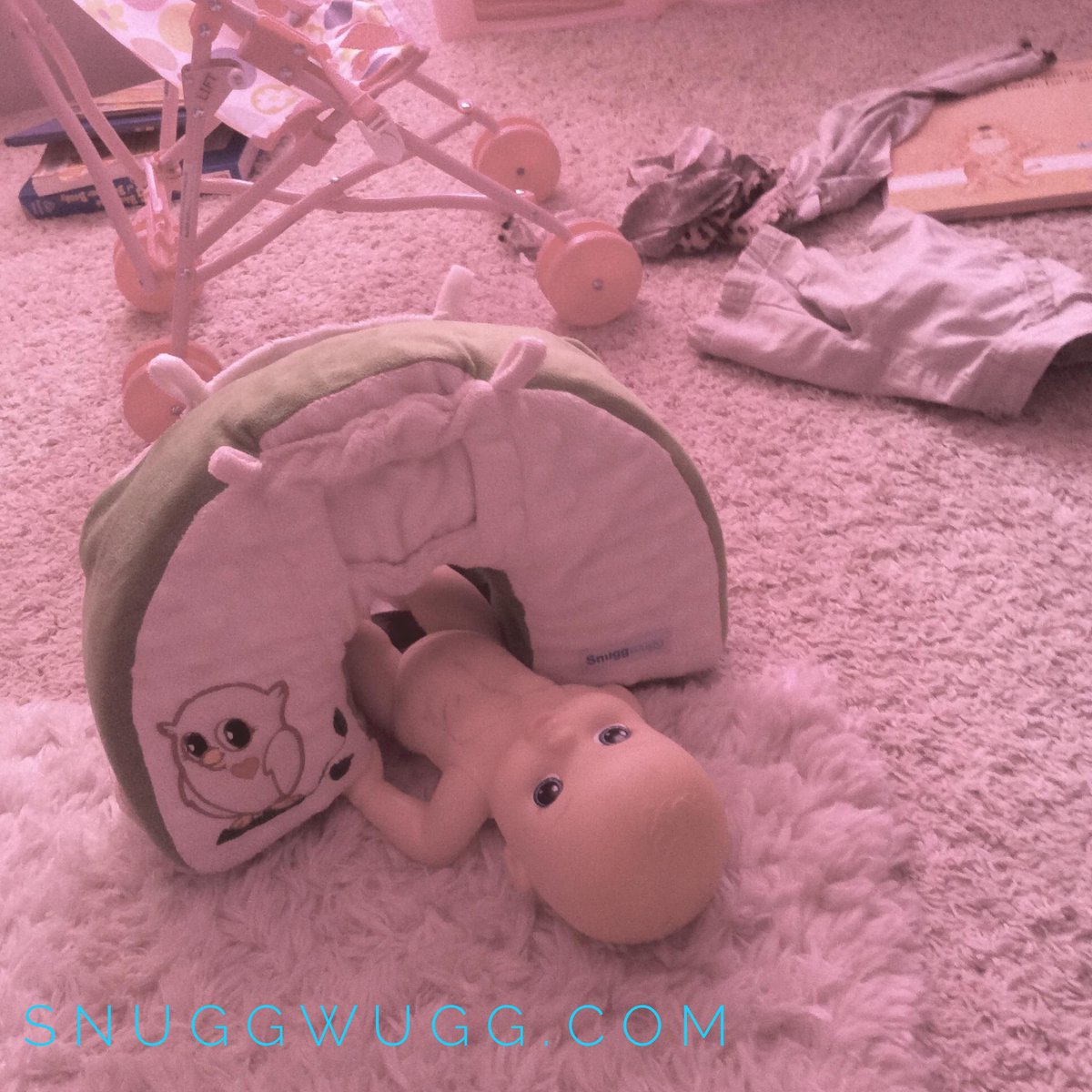 PreachItLisa's tweet image. I walked into my daughter’s bedroom and found this lol how #adorable playing w her @Snuggwugg #mominventor  #funny