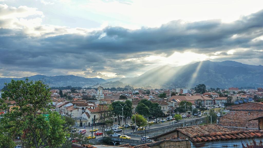 BackPackerSteve's tweet photo. Cuenca is our last stop - what a beautiful town in the south of #ecuador #FeelAgainInEcuador #TeamDE http://t.co/VlLMyH29cn