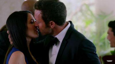 MichelleBCom's tweet photo. Ok I got a bit carried away while screencaping the kissing scene lol http://t.co/anTul2Xc1B http://t.co/tbGtNygVc8