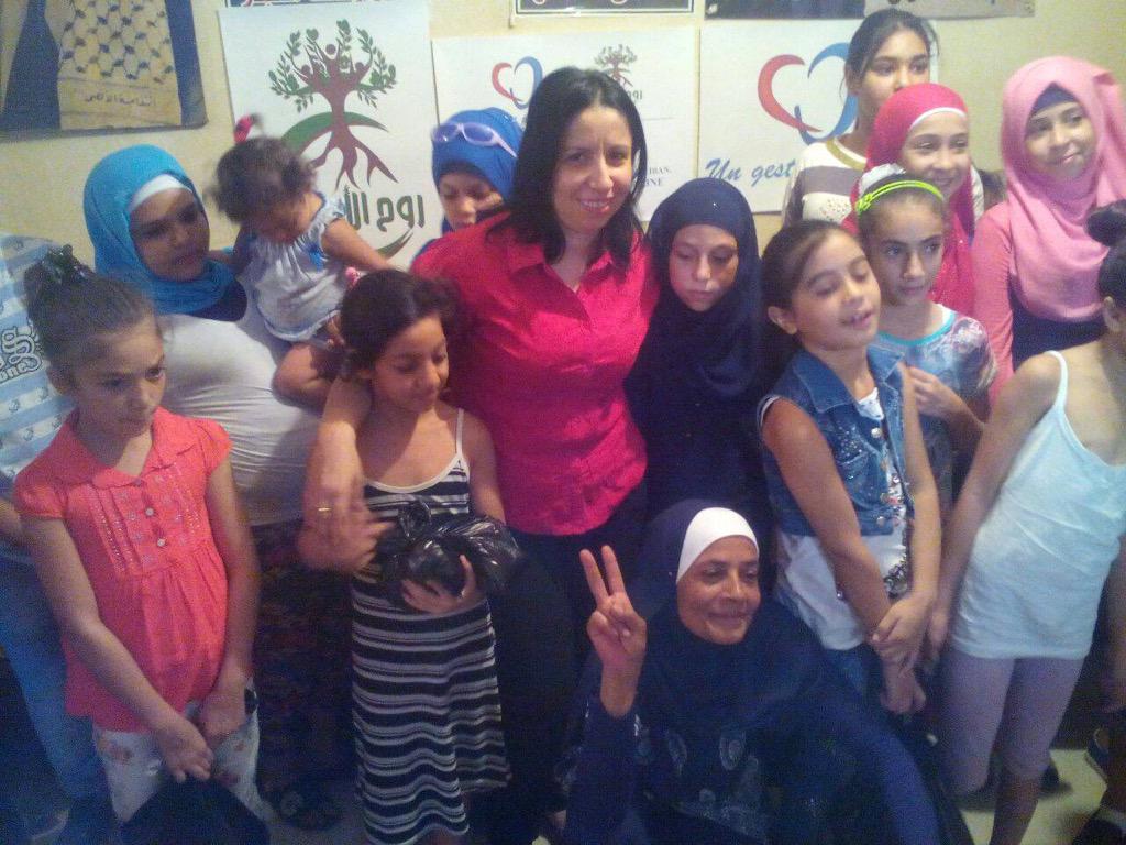 BrahimDjebali's tweet photo. Les enfants vous disent merci !! Bonne fête à tous !! http://t.co/r5V82kJ2jW