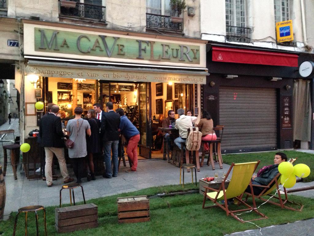 VeroLevieux's tweet photo. À la cave Fleury @RueSaintDenis75 pour #gazondays Super Ambiance jusqu'à demain! @7Somewhere @OMaillebuau http://t.co/tZMv0WTSIf