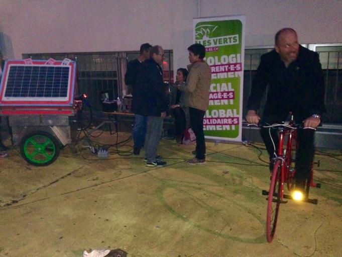 RobertCramer_GE's tweet photo. À la fête des Verts on produit l'électricité de la disco. http://t.co/TfuTAAzh06