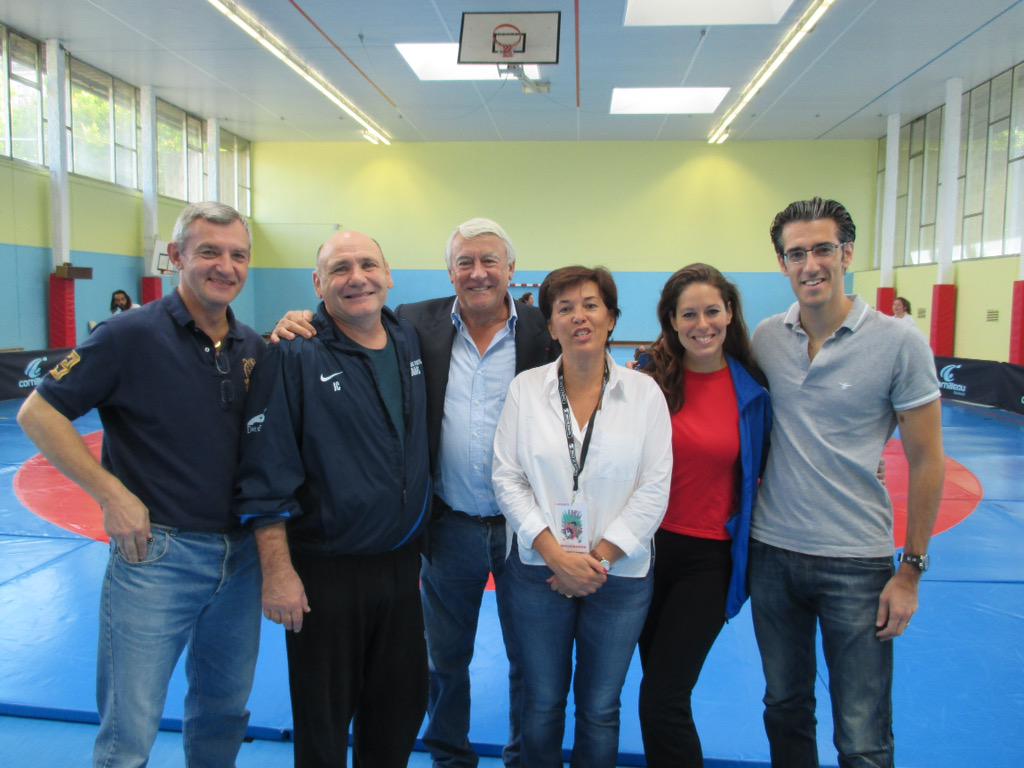 Jeremy_Redler's tweet photo. Rencontre avec clubs sportifs du 16è à l'occasion de "femmes en sport" @ClaudeGoasguen @ChristopheGirbe @ColinClaudie http://t.co/tSNixo4YRc
