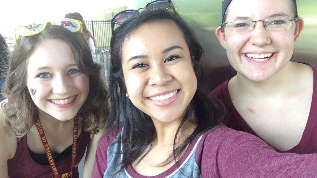 haasch_palmer's tweet photo. #GopherStateofMind ❤️💛 http://t.co/pMOwmX1JXi