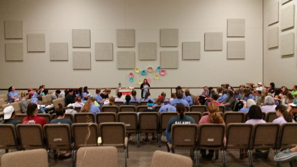 ruthrally's tweet photo. What a blessing to gather together! Thank you Amy for sharing your heart with us! #RuthRally2015 #Graceful http://t.co/RwdsKCatv6