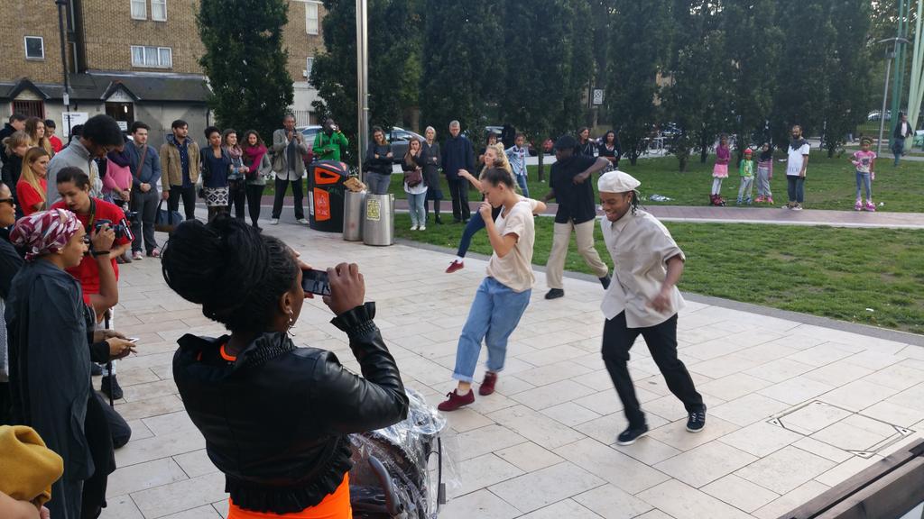 PHDEvents's tweet photo. Sui Generis showcase at @bcaheritage #phd15 #festival #dance #freestyle #flow #unity #jam #havingfun #brixtoncrowd http://t.co/FQnN5c60Lk