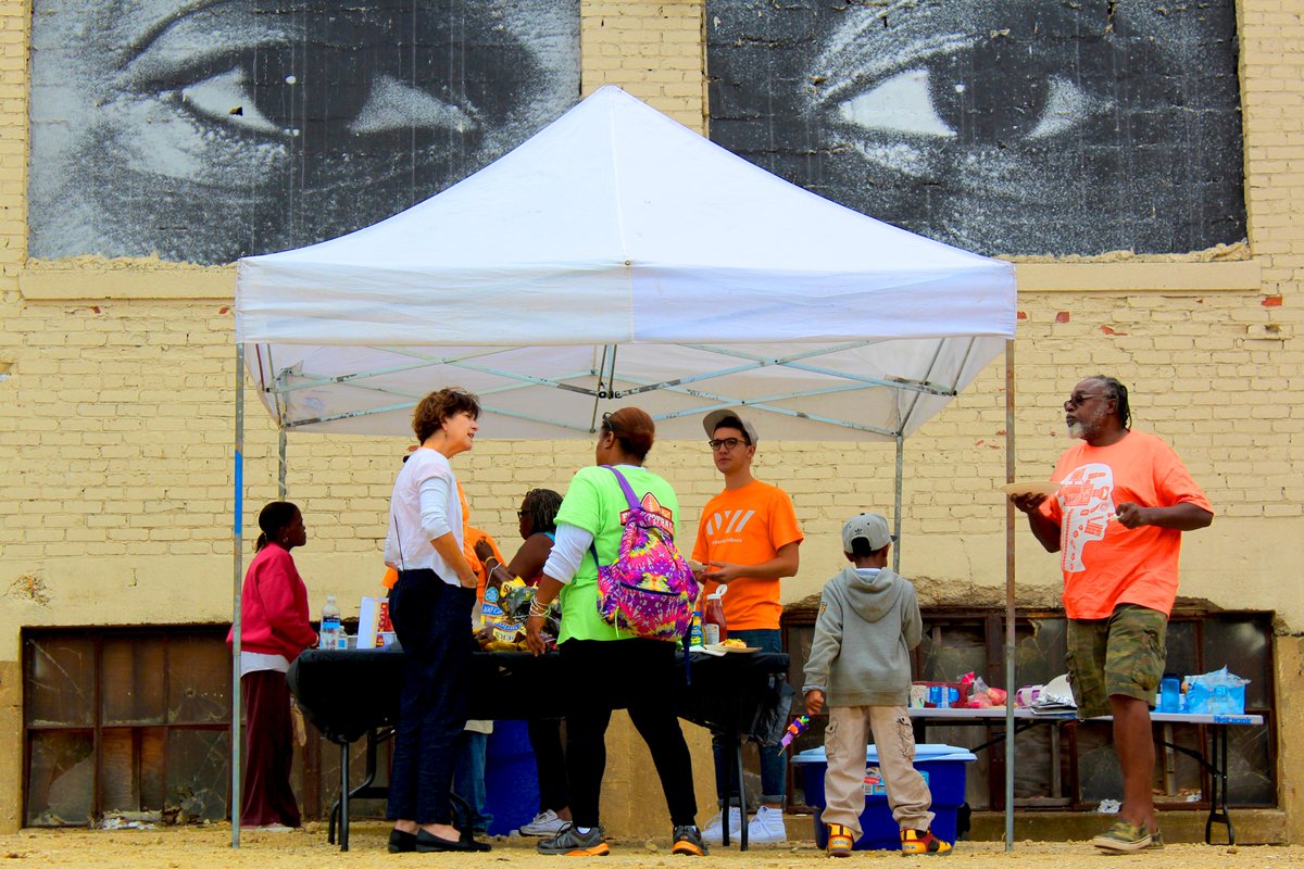 centralbaltpart's tweet photo. #MakeScape15 @OpenWorksBmore is a blast! Open till 4! Come visit us there! http://t.co/5TP8mztiVp