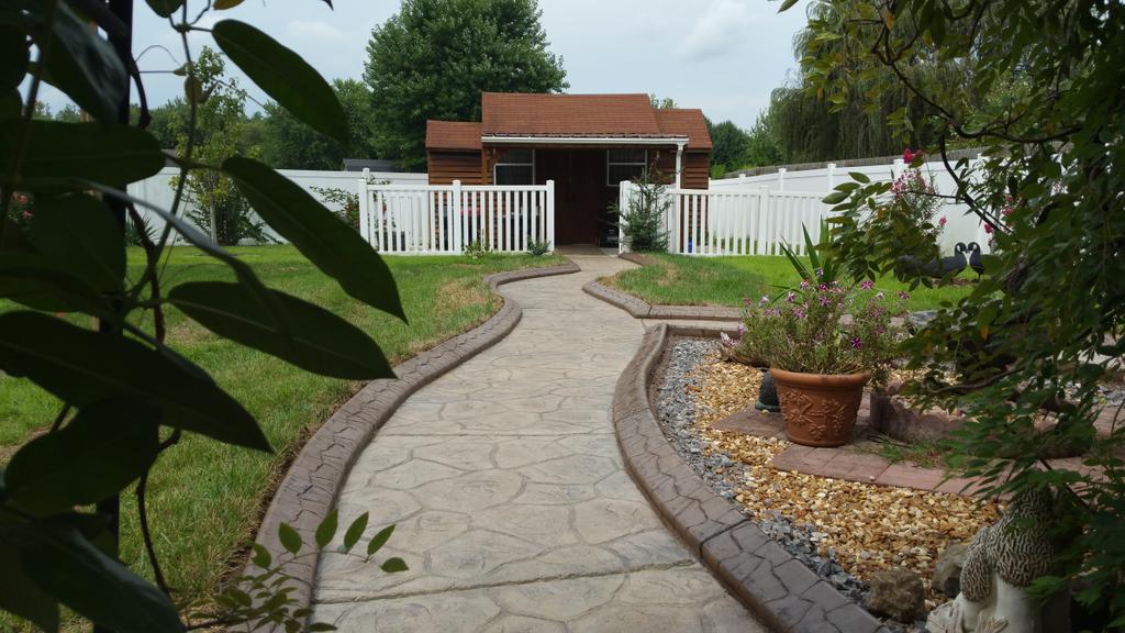 creative_curves's tweet photo. #creativecurves.net #curbing #landscaping http://t.co/Wk6d4ydviq