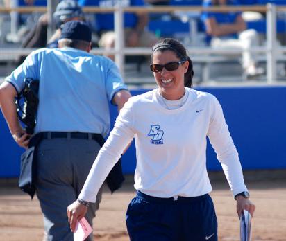 TopCoachSoftbal's tweet photo. @USDSoftball HC McElvain raising awareness for #kidney #transplants gave hers to save friend. http://t.co/OaknW6UDmP http://t.co/X0h31XQWq1