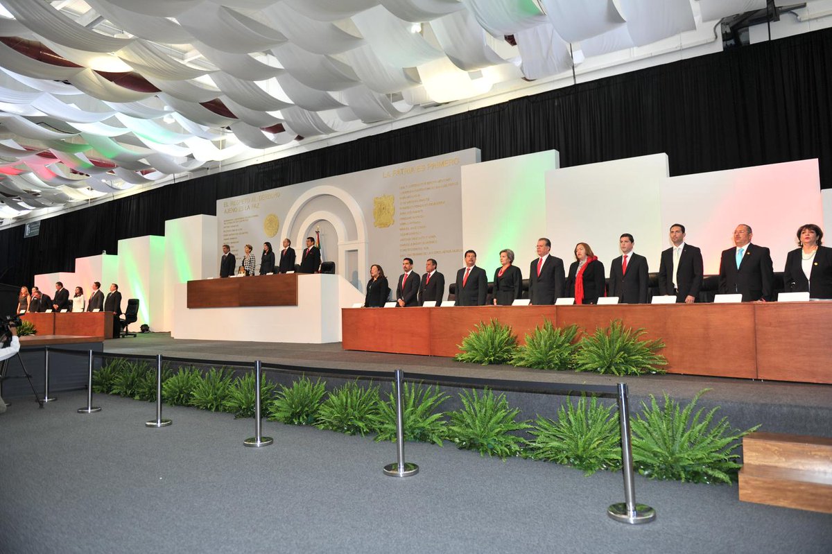 GobEdoSLP's tweet image. #Fotos #TomadeProtestaSLP Gobernador Constitucional del Estado de #SanLuisPotosí @JMCarrerasGob