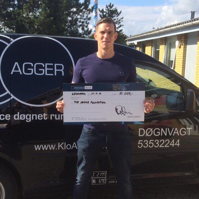 DanielAgger's tweet photo. A big thank you to the Danish Liverpool fan club for the donation to the Aggerfoundation 👍🏻 http://t.co/SlBU6S0Jlj