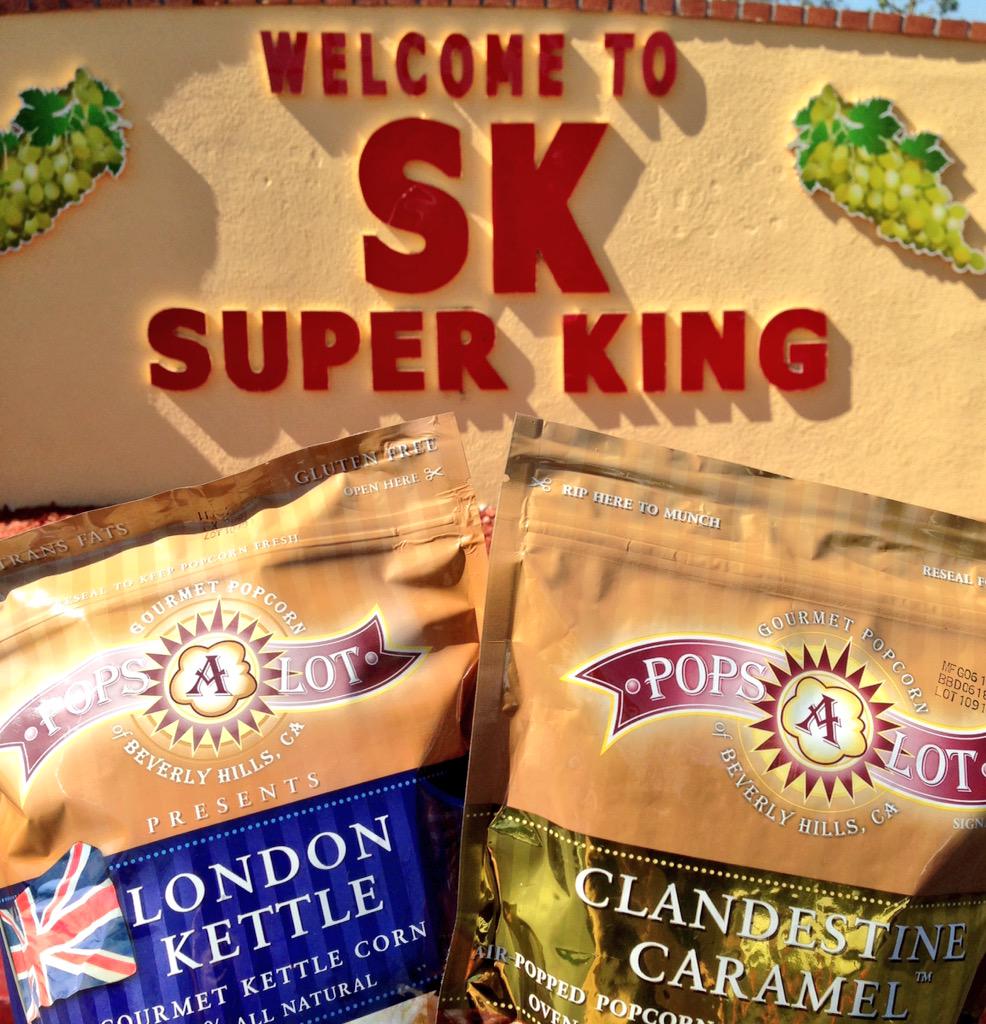 popsalotpopcorn's tweet photo. Come spend Saturday with us @superkingmarket LA, Van Nuys, Northridge! ❤️💥🌽 #gf #vegan #madeinUSA #popsalove #food http://t.co/3S992Nmx2b