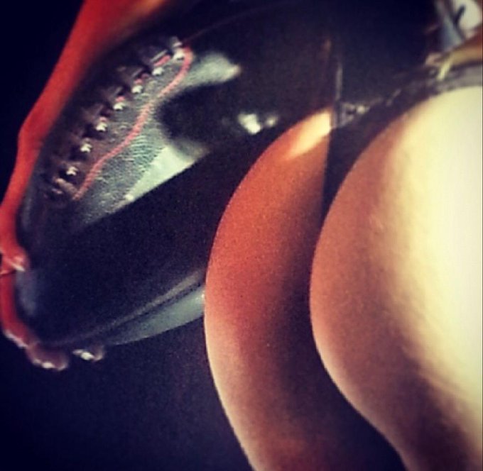 #GameDay #football #booty pic from http://t.co/WnjInOCaeM 😈🏈🙌 http://t.co/mvR50J0kJq<a href="/tag/gameday"class="tags">#GameDay</a><a href="/tag/football"class="tags">#football</a><a href="/tag/booty"class="tags">#booty</a>