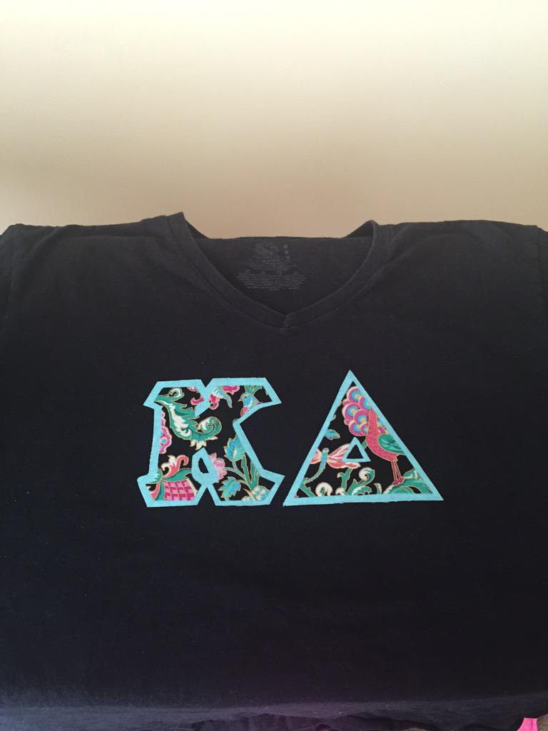 PageantBarbie77's tweet image. Learned how to make my own stitch 💁🏻 #sorority