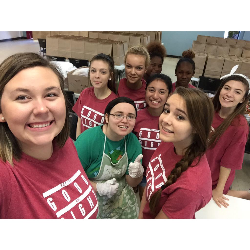 praiseyth's tweet photo. 9th grade girls squad went to "Some Other Place" today to help make meals for the homeless! #servolutionbmt http://t.co/XgLEltY1CB