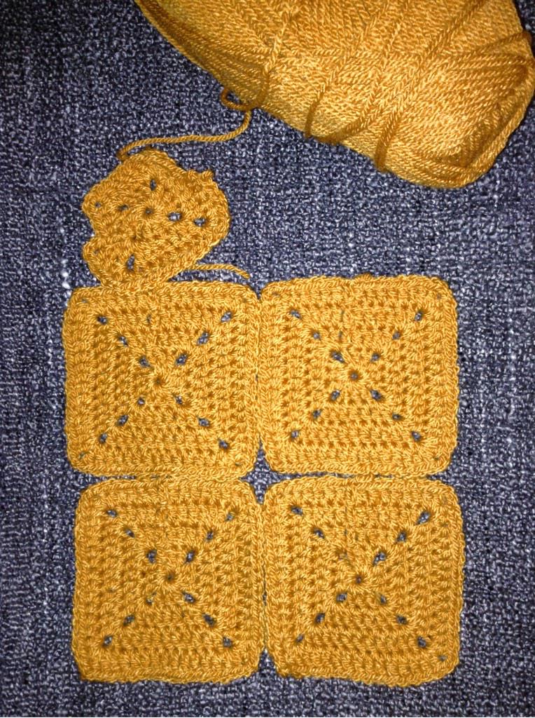 coloursatnight's tweet photo. I've been crocheting like a maniac! #PAD2015 #Sep26th #crochet #SorryIfTheseAreGettingRepetative http://t.co/3ga2ygQIdR