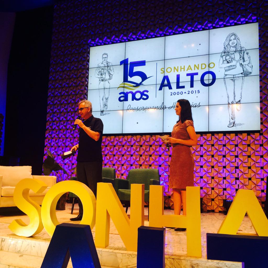 "Não há portas abertas pra quem não sonha." <a href="/helderroger/">Helder Roger</a> #sonhandoAlto15anos